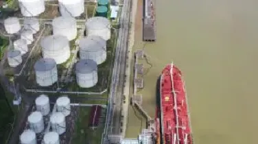 原油油轮出港(原油船运价格)_https://qh.meihuadianqi.com_期货直播间_第1张